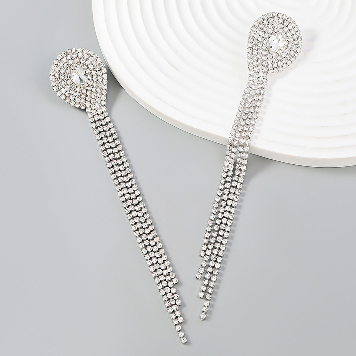 Super Flash Claw Chain Alloy Diamond Rhinestone Long Tassel Earrings Fashion Female Banquet Earrings